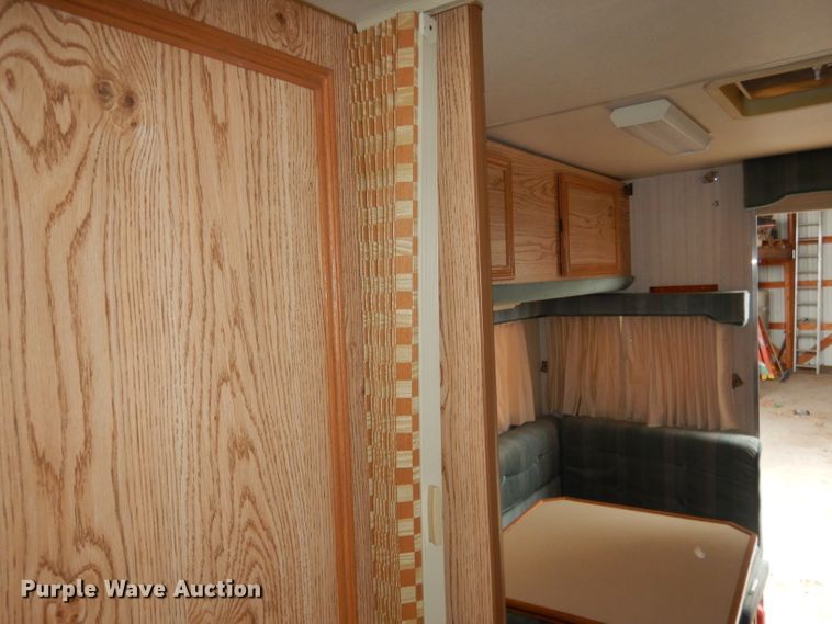 image for item FA9349 1990 Lance 900  slide-in camper