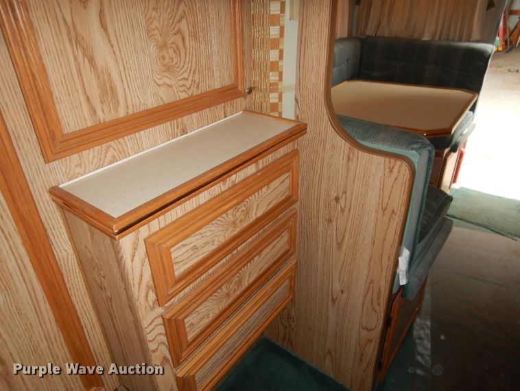 image for item FA9349 1990 Lance 900  slide-in camper