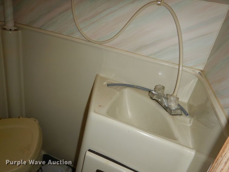 image for item FA9349 1990 Lance 900  slide-in camper