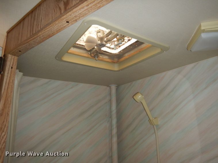 image for item FA9349 1990 Lance 900  slide-in camper