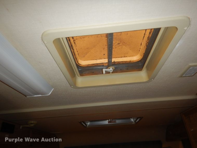 image for item FA9349 1990 Lance 900  slide-in camper