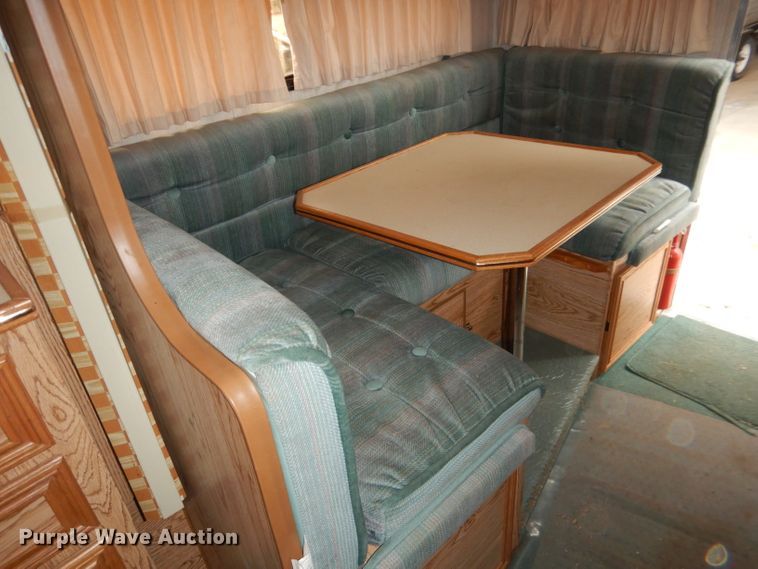 image for item FA9349 1990 Lance 900  slide-in camper