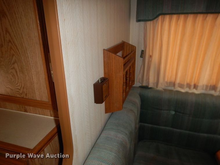 image for item FA9349 1990 Lance 900  slide-in camper