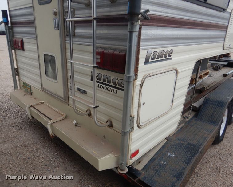 image for item FA9349 1990 Lance 900  slide-in camper