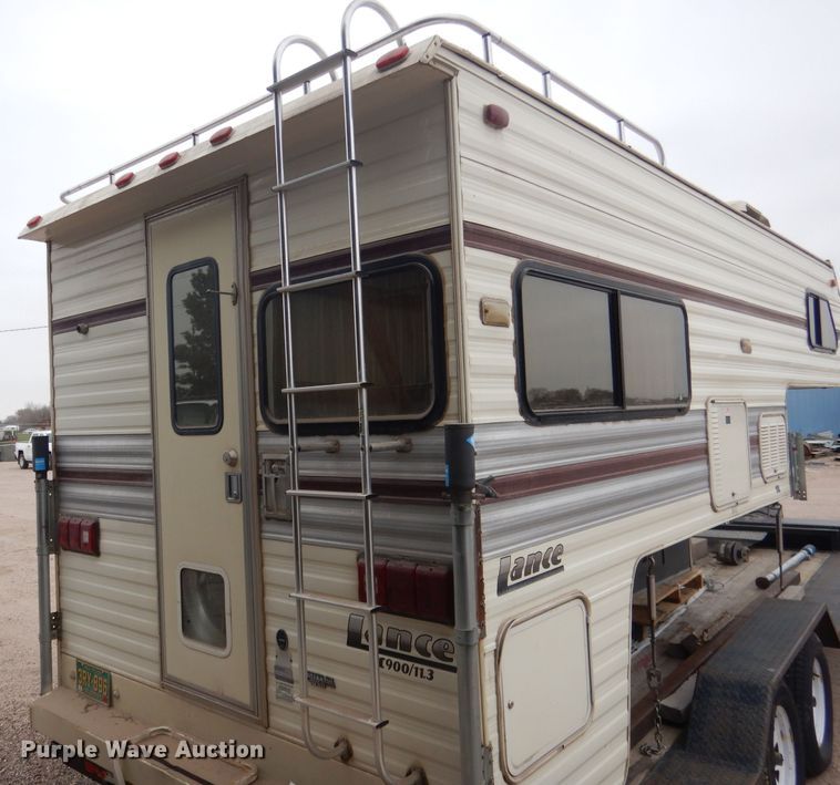 image for item FA9349 1990 Lance 900  slide-in camper
