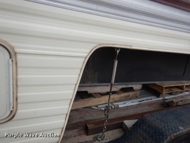 image for item FA9349 1990 Lance 900  slide-in camper