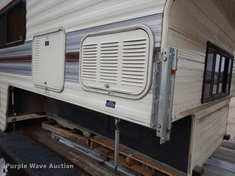 image for item FA9349 1990 Lance 900  slide-in camper