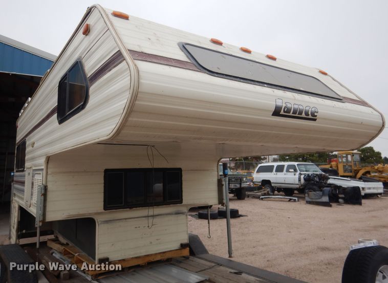 image for item FA9349 1990 Lance 900  slide-in camper