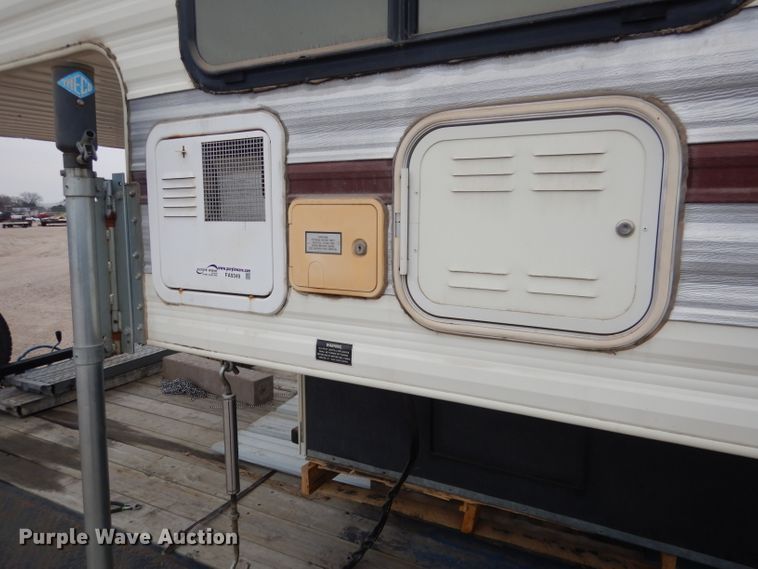 image for item FA9349 1990 Lance 900  slide-in camper