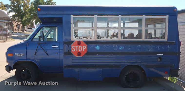 image for item GD9808 1990 Chevrolet G30 school bus