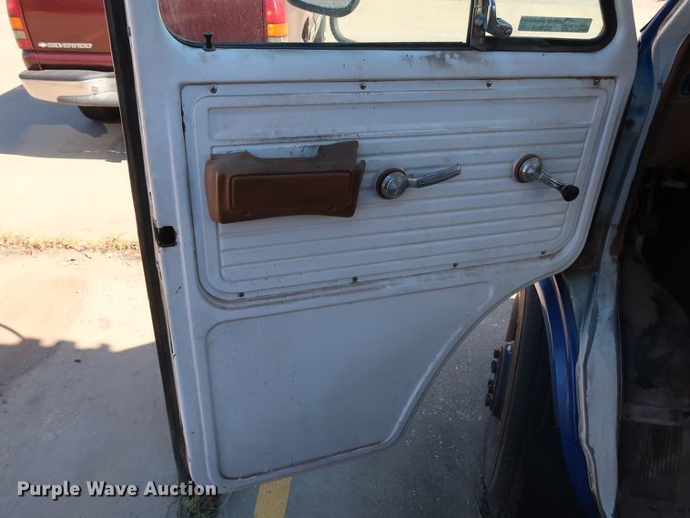 image for item GD9808 1990 Chevrolet G30 school bus