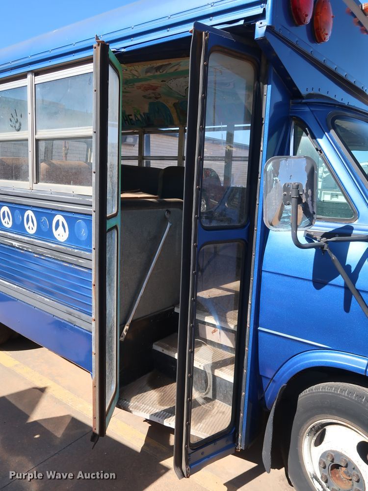 image for item GD9808 1990 Chevrolet G30 school bus