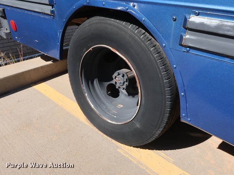 image for item GD9808 1990 Chevrolet G30 school bus