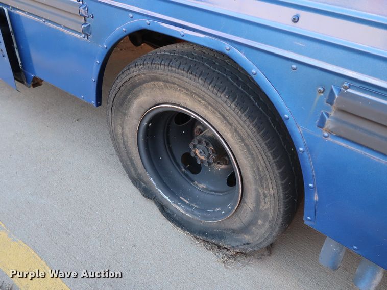 image for item GD9808 1990 Chevrolet G30 school bus