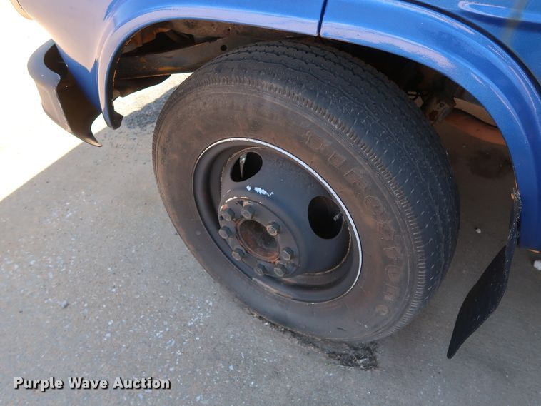 image for item GD9808 1990 Chevrolet G30 school bus