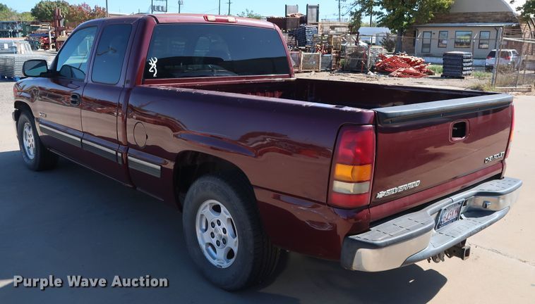 image for item GD9809 2001 Chevrolet Silverado 1500 Ext. Cab pickup truck