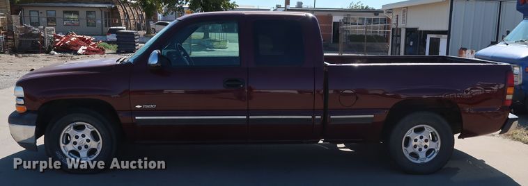 image for item GD9809 2001 Chevrolet Silverado 1500 Ext. Cab pickup truck