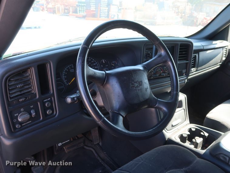 image for item GD9809 2001 Chevrolet Silverado 1500 Ext. Cab pickup truck