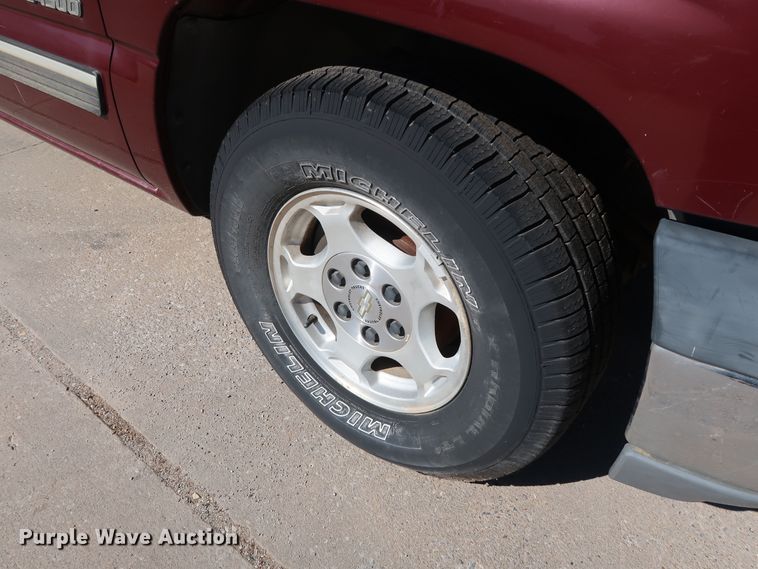 image for item GD9809 2001 Chevrolet Silverado 1500 Ext. Cab pickup truck