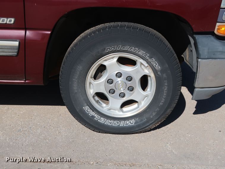 image for item GD9809 2001 Chevrolet Silverado 1500 Ext. Cab pickup truck