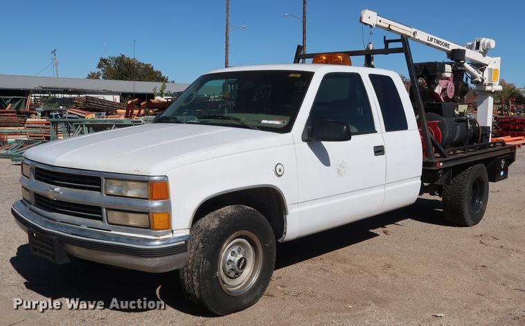 image for item GD9810 1995 Chevrolet C2500 Ext. Cab flatbed pickup truck