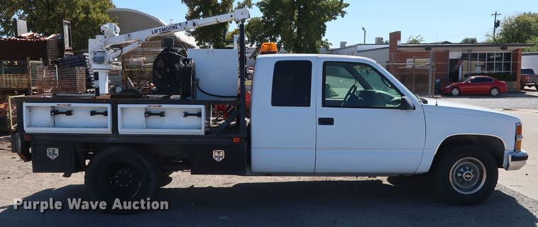 image for item GD9810 1995 Chevrolet C2500 Ext. Cab flatbed pickup truck