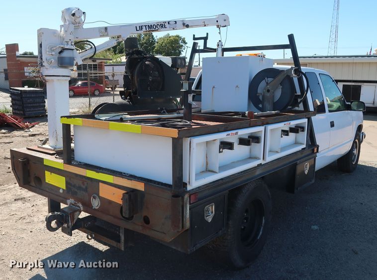 image for item GD9810 1995 Chevrolet C2500 Ext. Cab flatbed pickup truck