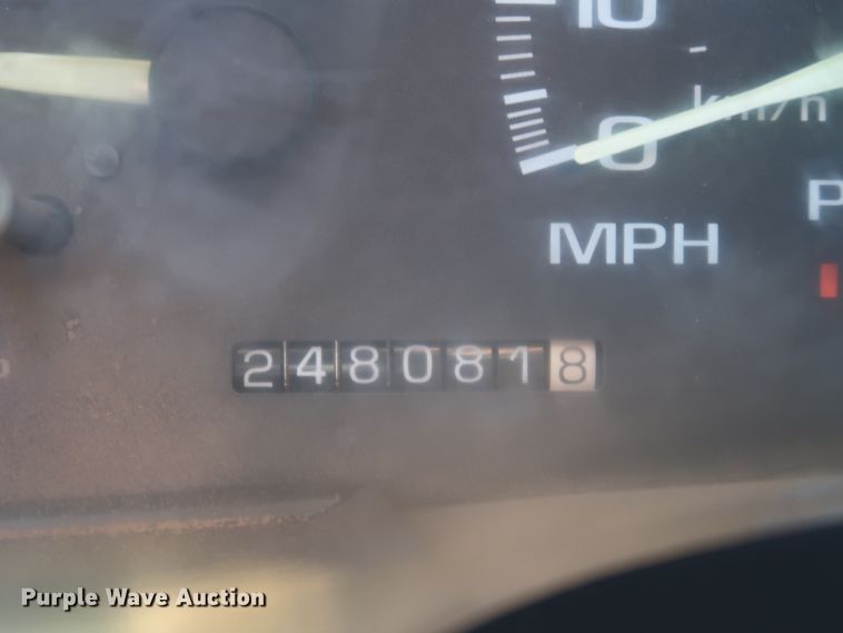 image for item GD9810 1995 Chevrolet C2500 Ext. Cab flatbed pickup truck