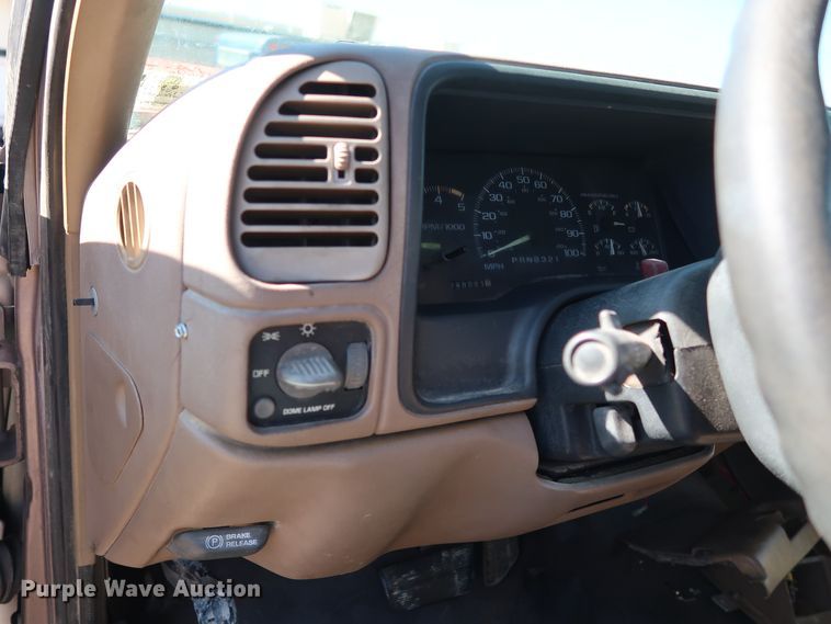 image for item GD9810 1995 Chevrolet C2500 Ext. Cab flatbed pickup truck