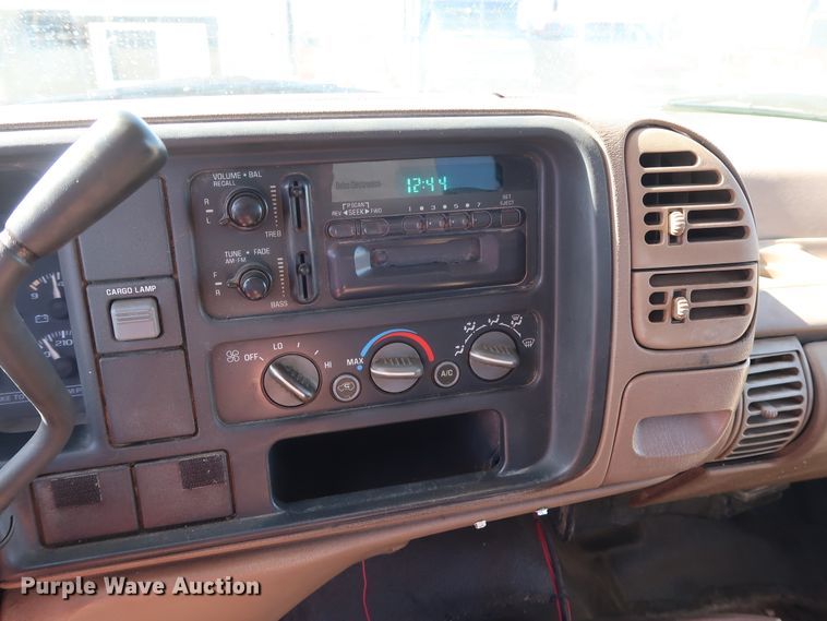 image for item GD9810 1995 Chevrolet C2500 Ext. Cab flatbed pickup truck