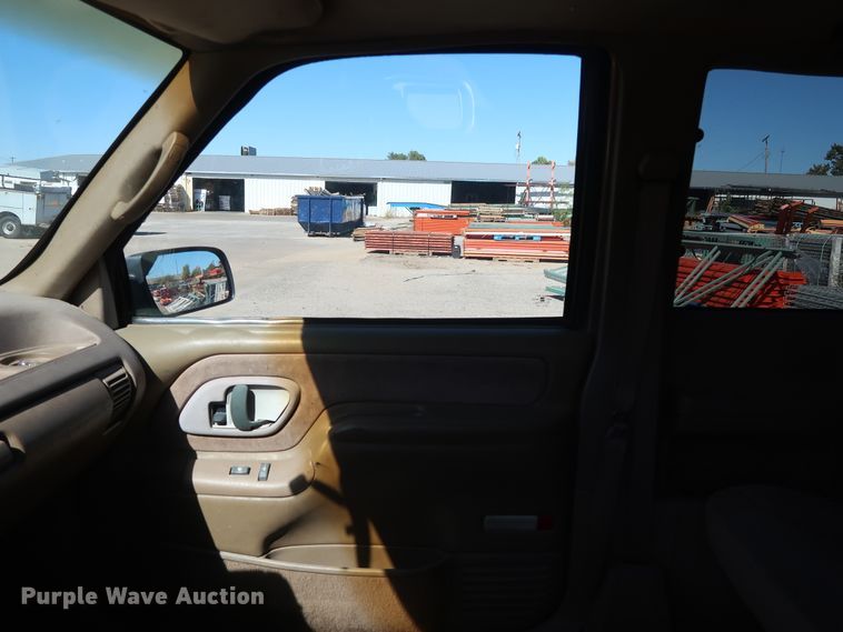 image for item GD9810 1995 Chevrolet C2500 Ext. Cab flatbed pickup truck