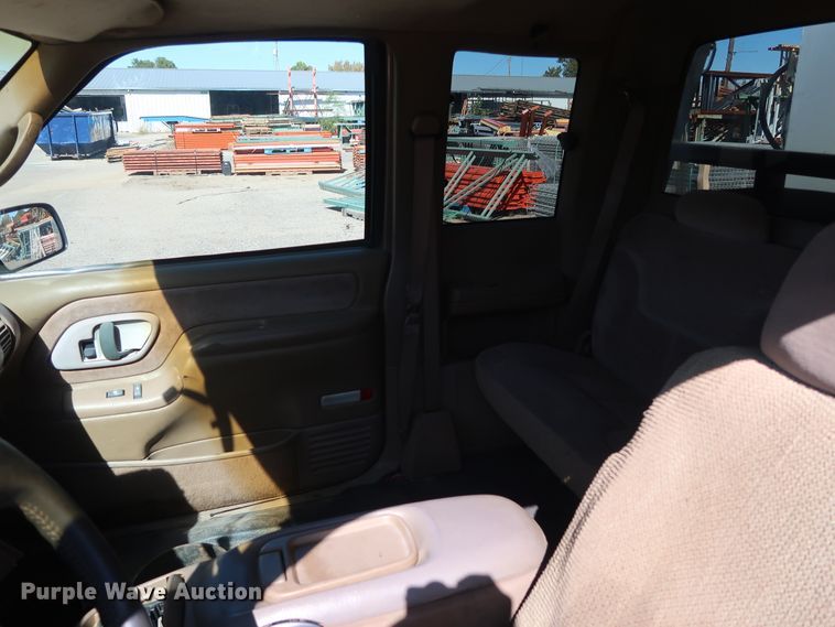 image for item GD9810 1995 Chevrolet C2500 Ext. Cab flatbed pickup truck