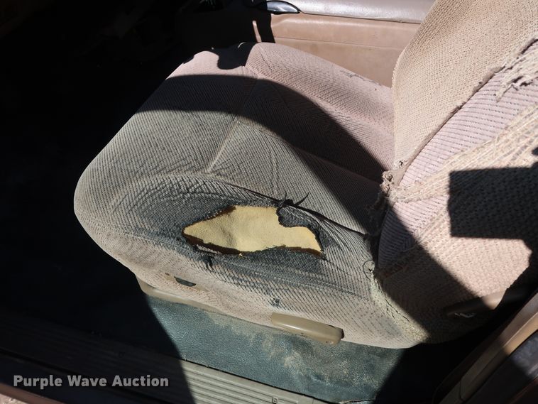 image for item GD9810 1995 Chevrolet C2500 Ext. Cab flatbed pickup truck