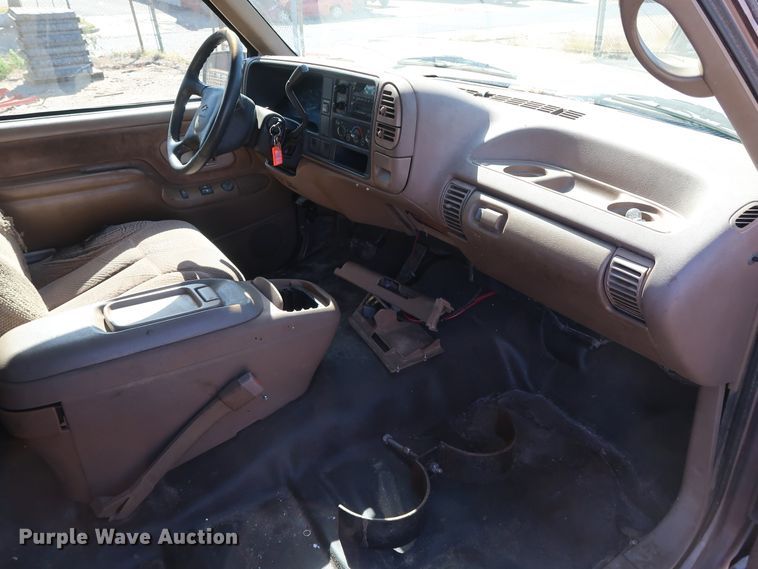 image for item GD9810 1995 Chevrolet C2500 Ext. Cab flatbed pickup truck