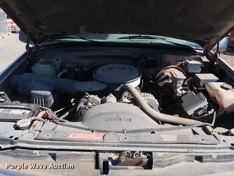 image for item GD9810 1995 Chevrolet C2500 Ext. Cab flatbed pickup truck