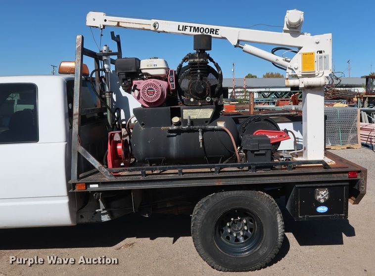 image for item GD9810 1995 Chevrolet C2500 Ext. Cab flatbed pickup truck