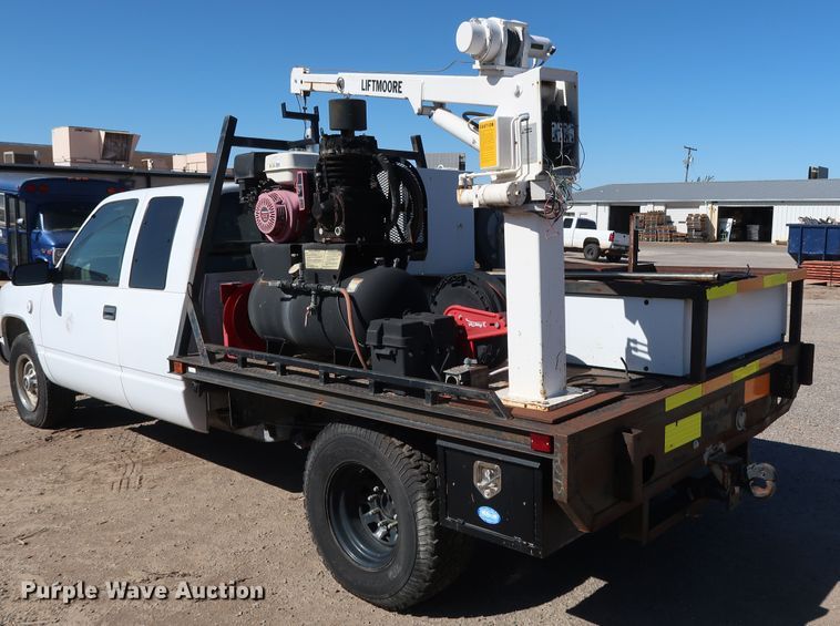 image for item GD9810 1995 Chevrolet C2500 Ext. Cab flatbed pickup truck