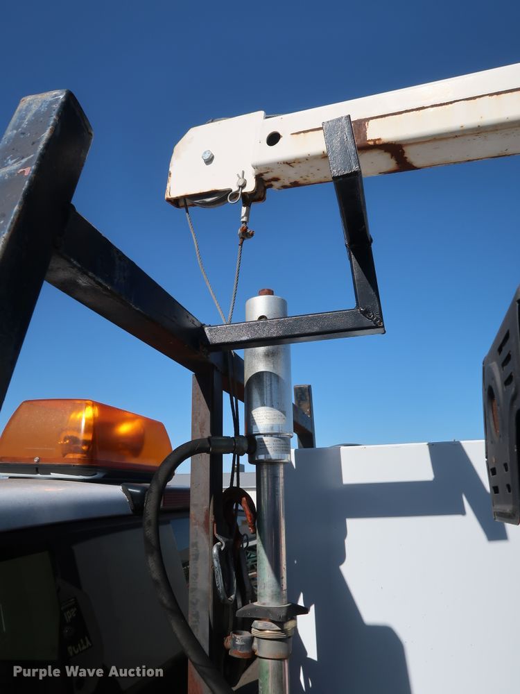 image for item GD9810 1995 Chevrolet C2500 Ext. Cab flatbed pickup truck