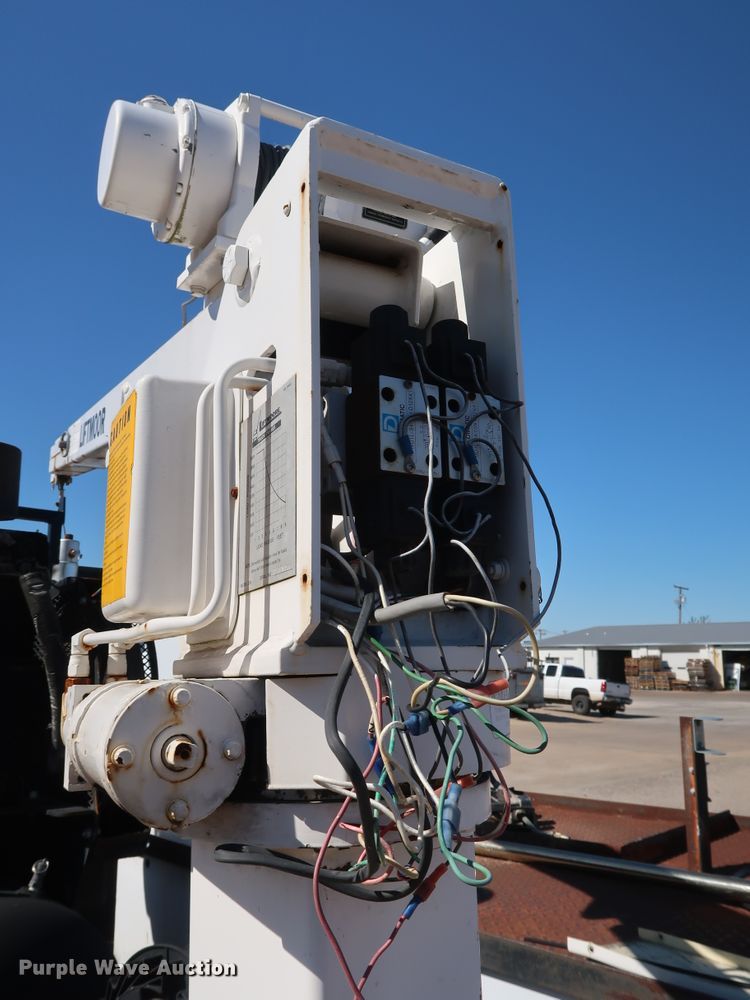 image for item GD9810 1995 Chevrolet C2500 Ext. Cab flatbed pickup truck