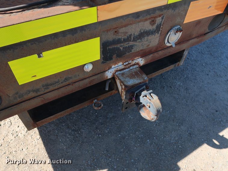 image for item GD9810 1995 Chevrolet C2500 Ext. Cab flatbed pickup truck