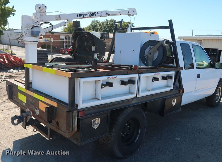 image for item GD9810 1995 Chevrolet C2500 Ext. Cab flatbed pickup truck