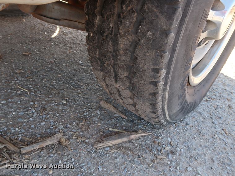 image for item GD9810 1995 Chevrolet C2500 Ext. Cab flatbed pickup truck