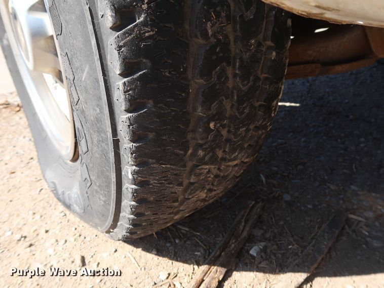 image for item GD9810 1995 Chevrolet C2500 Ext. Cab flatbed pickup truck