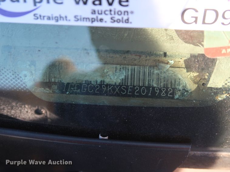 image for item GD9810 1995 Chevrolet C2500 Ext. Cab flatbed pickup truck