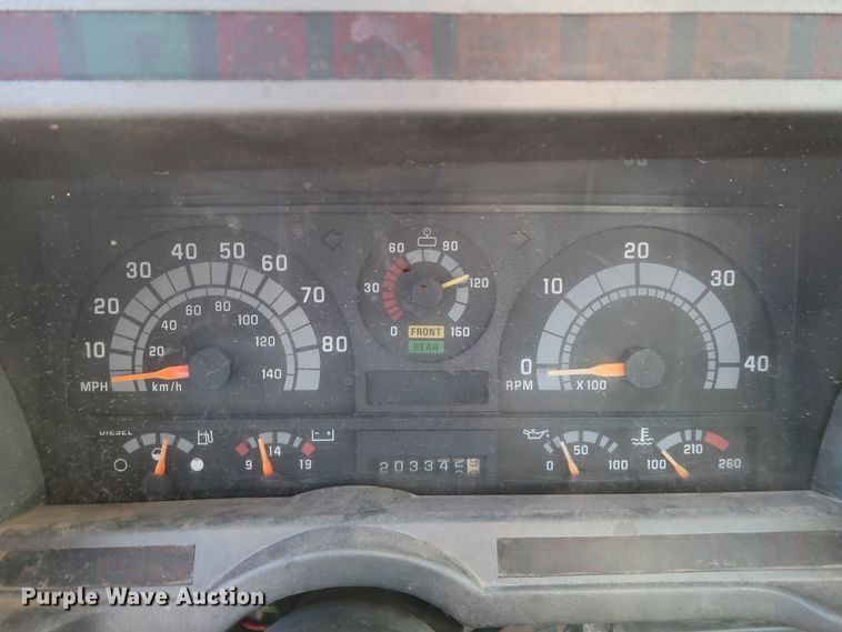 image for item GD9813 2001 GMC C7500 propane fuel truck