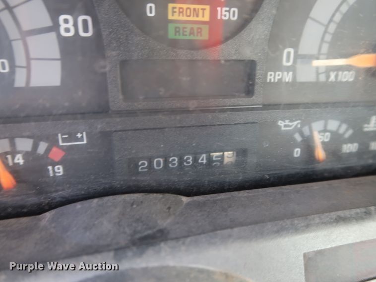 image for item GD9813 2001 GMC C7500 propane fuel truck