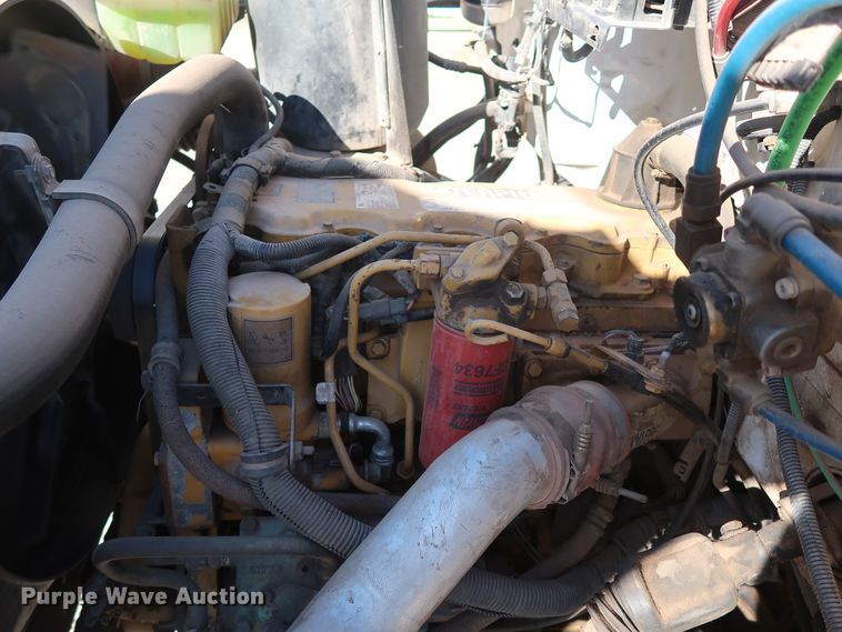 image for item GD9813 2001 GMC C7500 propane fuel truck