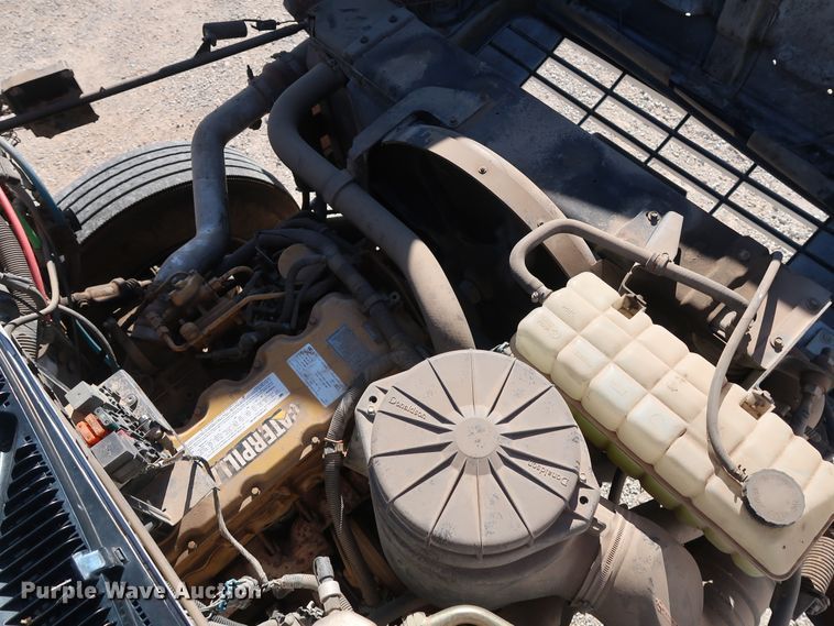 image for item GD9813 2001 GMC C7500 propane fuel truck