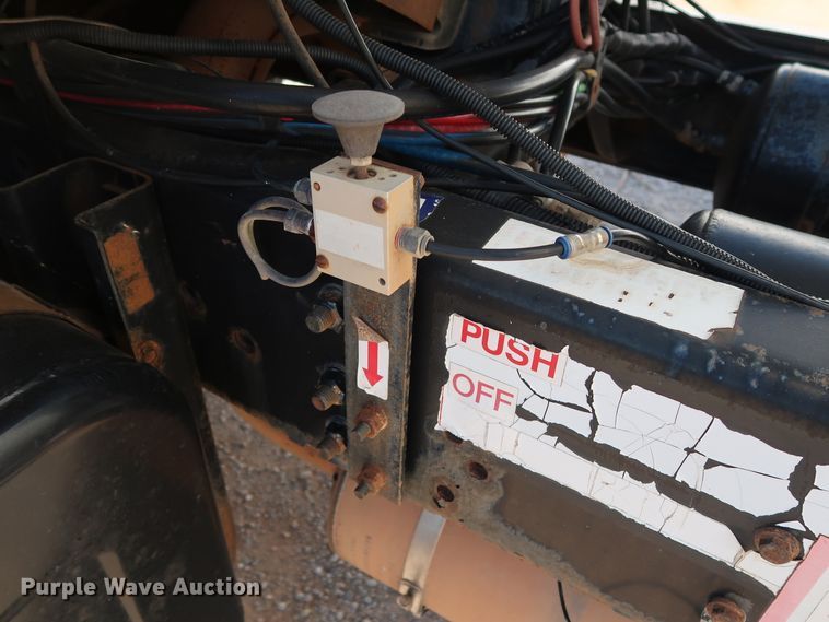 image for item GD9813 2001 GMC C7500 propane fuel truck