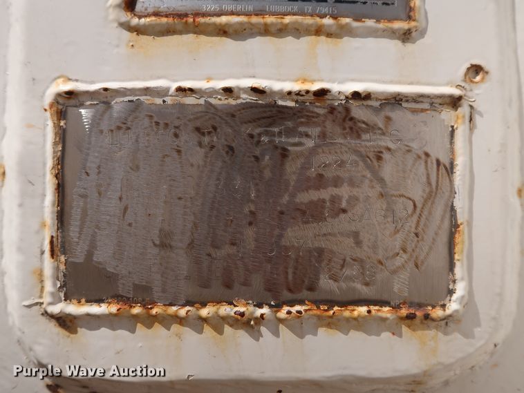 image for item GD9813 2001 GMC C7500 propane fuel truck